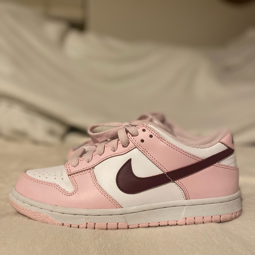PINK NIKE DUNKS BARELY WORN‼️‼️